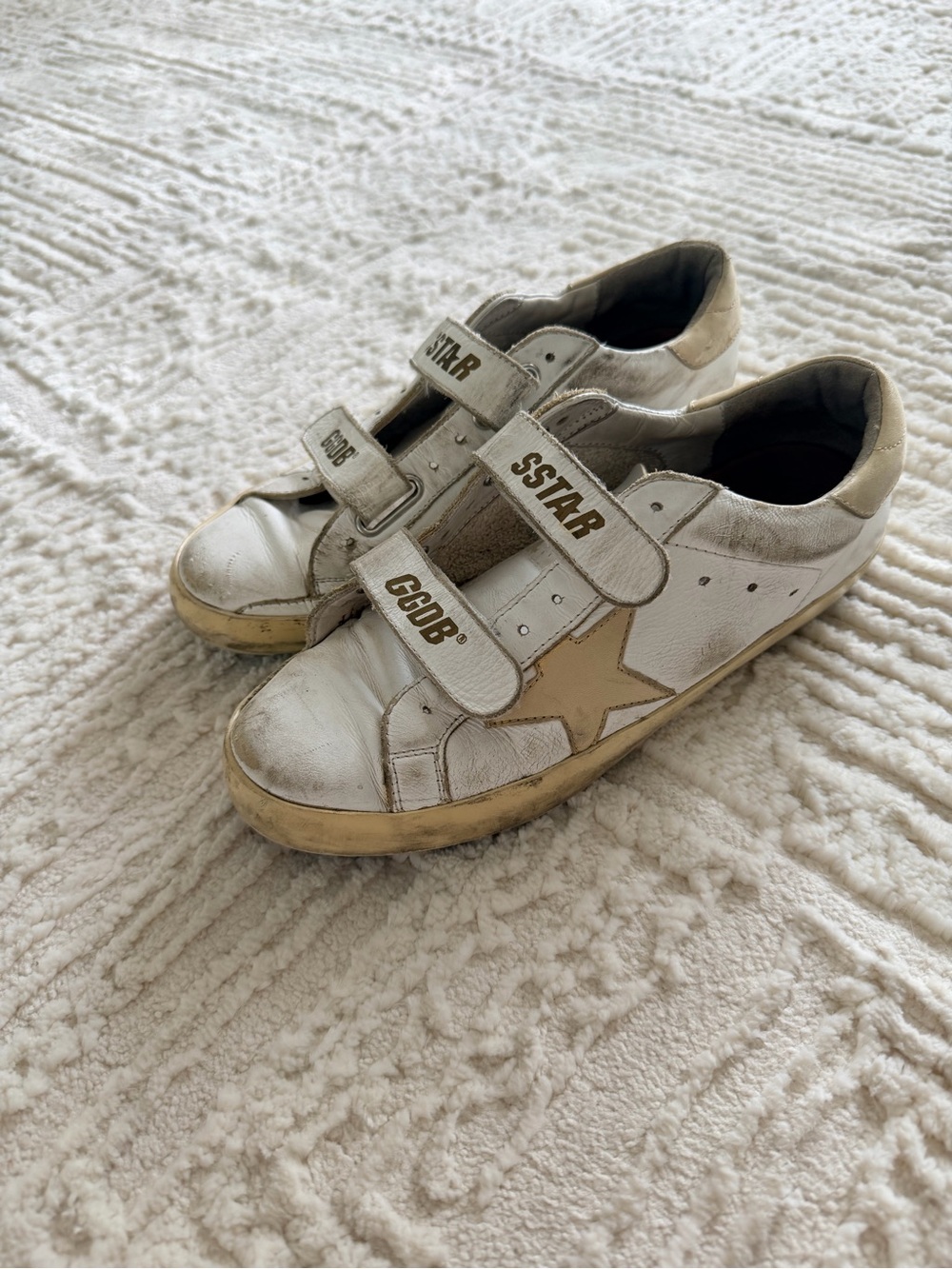 Kids White & Gold Velcro Star Sneakers